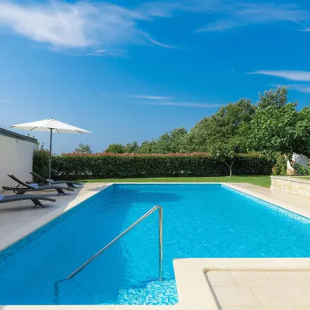 Juste & Roza By Interhome