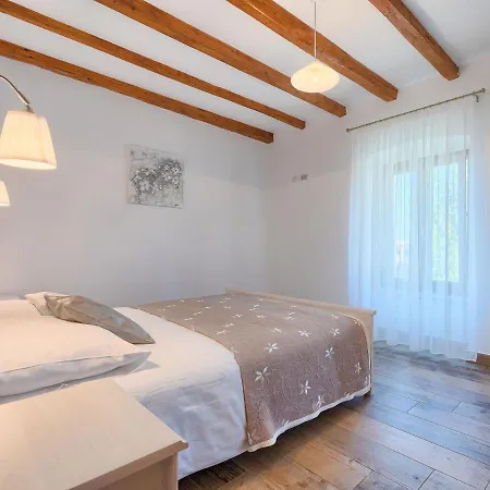 Juste & Roza By Interhome