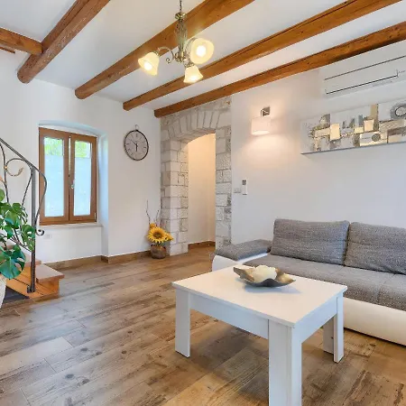 Juste & Roza By Interhome Tatil Evi Žminj