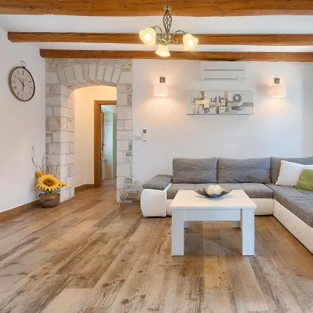 Juste & Roza By Interhome Tatil Evi